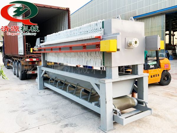 發往出口日本的板框式污泥壓濾機污泥脫水成套設備